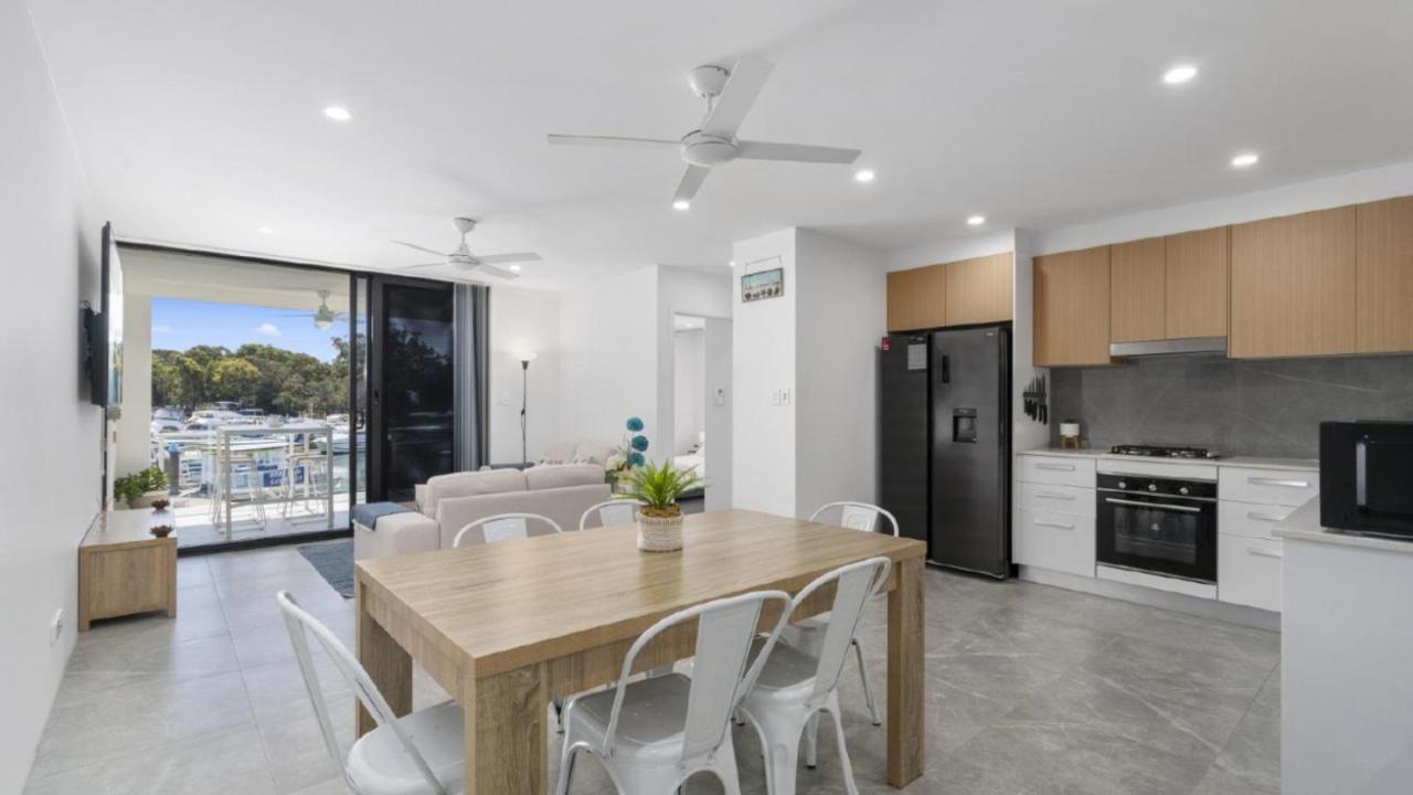 Anchors Away - Waterfront Unit Apartment