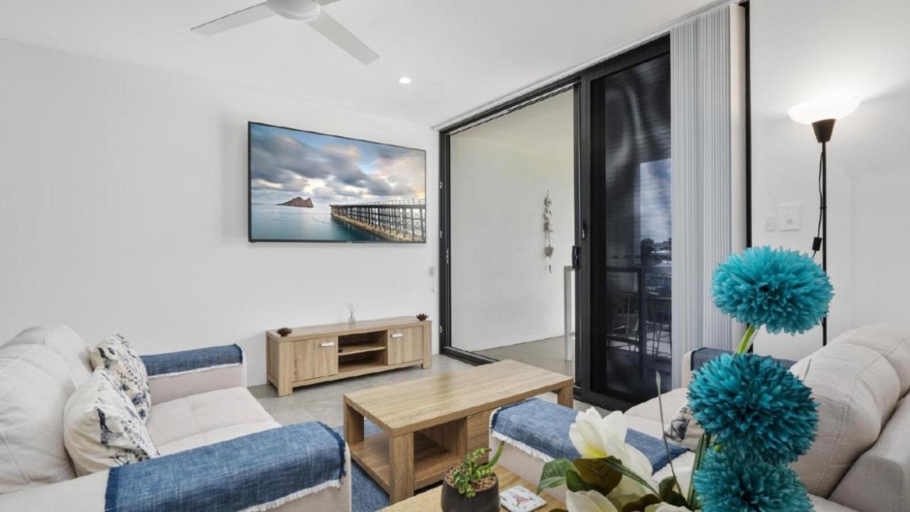 Anchors Away - Waterfront Unit Apartment *